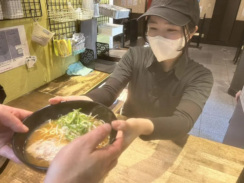 従業員が働いている写真